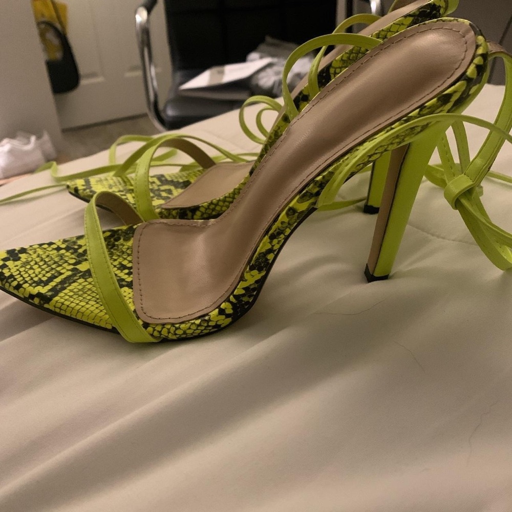 Strap up 4inch heels, line green and black. Perfect for a night out!
